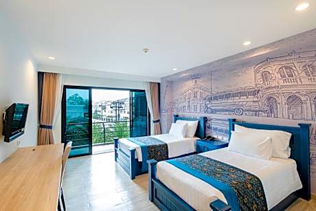 Grand Deluxe Twin Bed with Pool View + Free Coworking Space