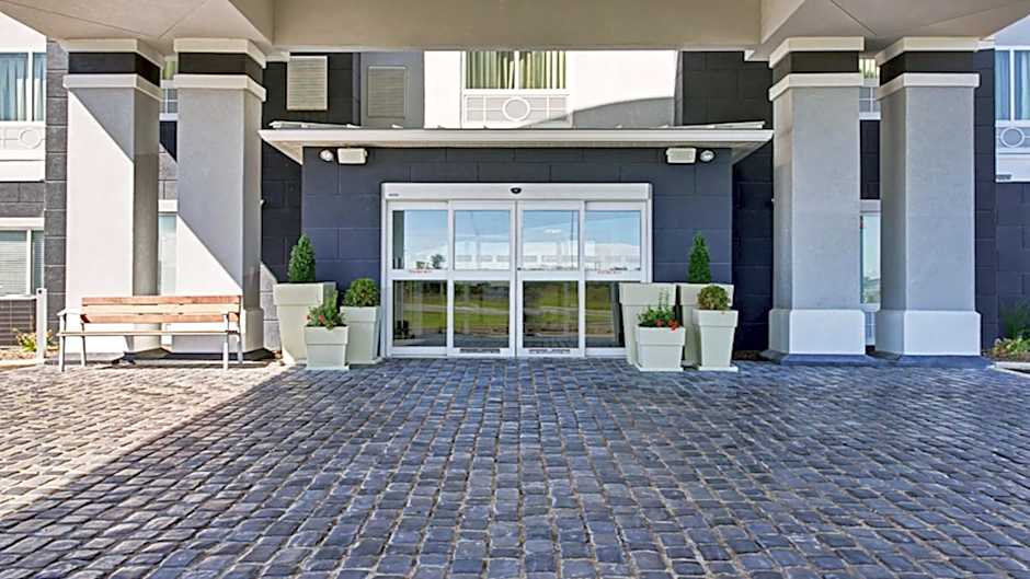 Holiday Inn Express & Suites North Fremont By IHG