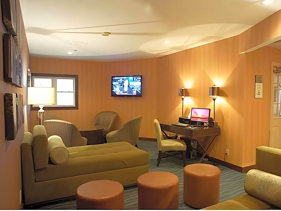 Ivy Court Inn and Suites