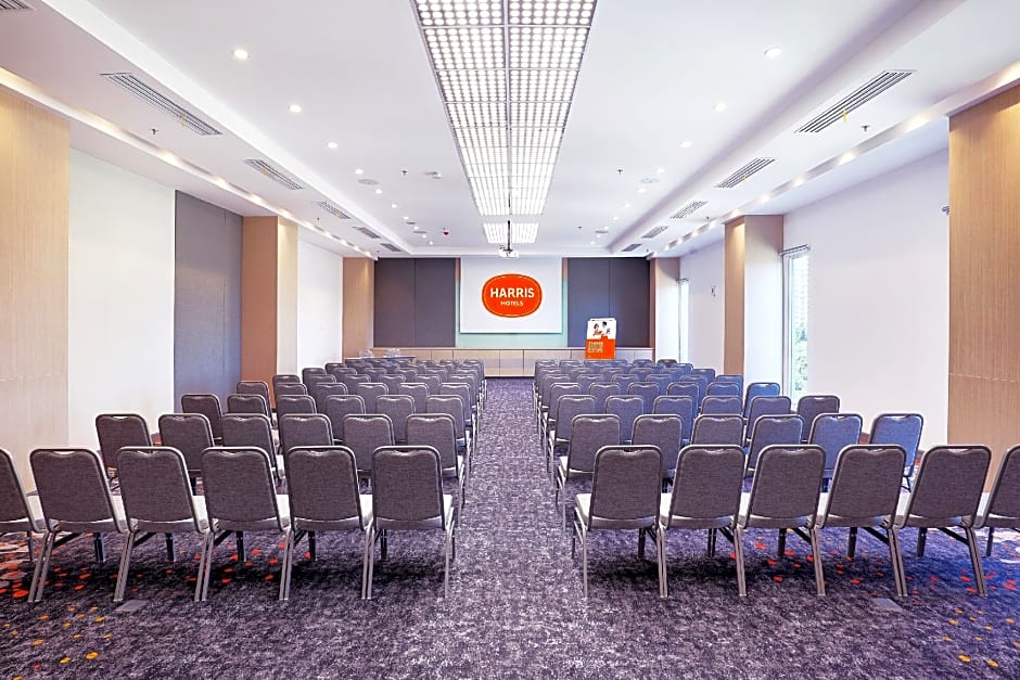 HARRIS Hotel & Conventions Bundaran Satelit Surabaya