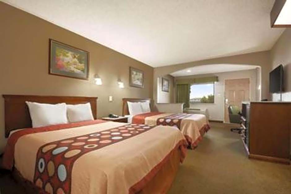 Super 8 by Wyndham Baton Rouge/I-12