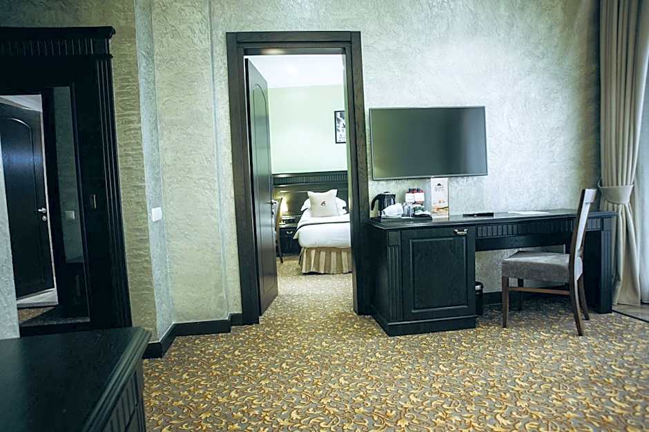 Colosseum Marina Hotel