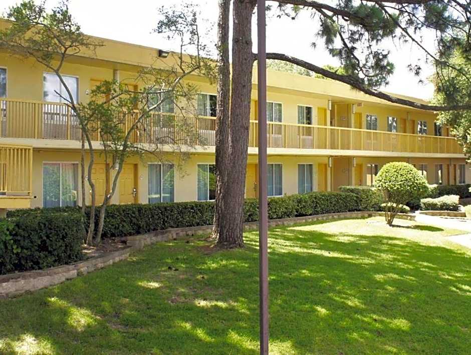 Rodeway Inn Huntsville West