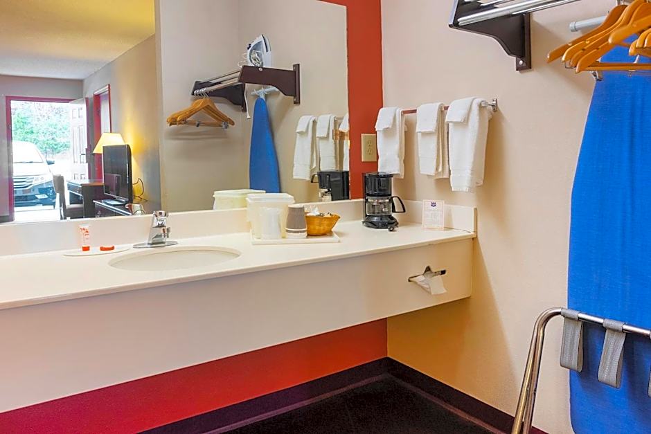 Days Inn by Wyndham Adairsville