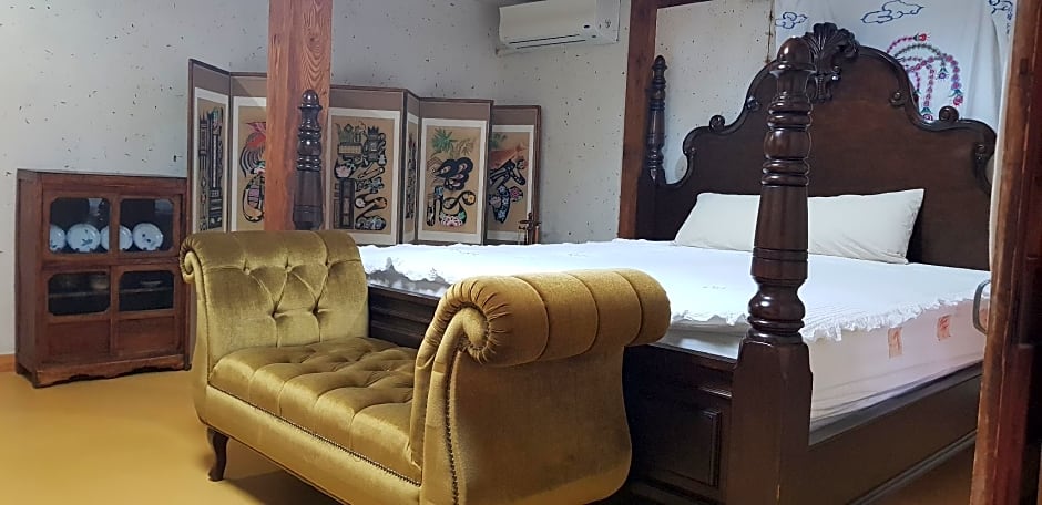 Gallery Jin Hanok Guesthouse