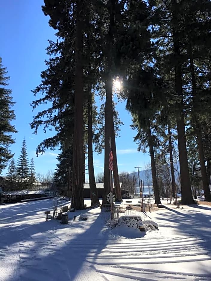 Crater Lake Gateway-Rocky Point Resort