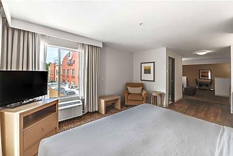 1 King 1 Bedroom Suite
