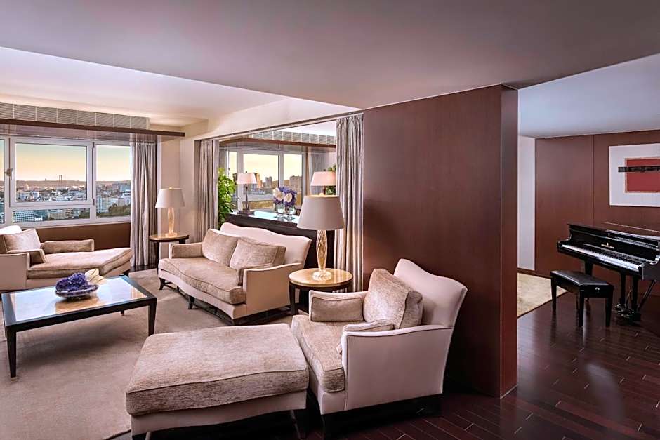 Photo 1 of 10 of Presidential 1 King Bed Suite, Skyline View