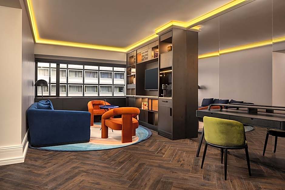 Cardo Brussels, Autograph Collection