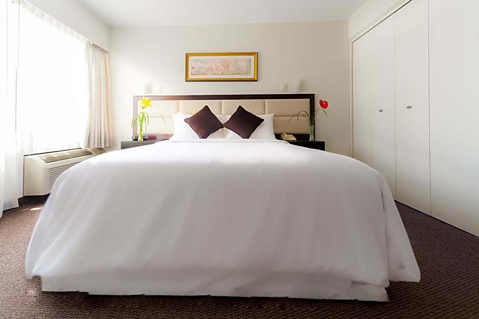 Roosevelt Hotel & Suites