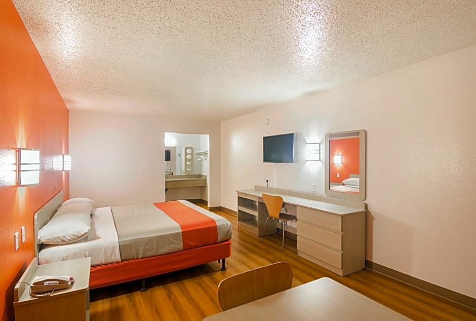 Motel 6-Lawton, OK