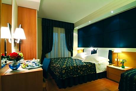 Deluxe One-Bedroom Apartment (4 Adults)