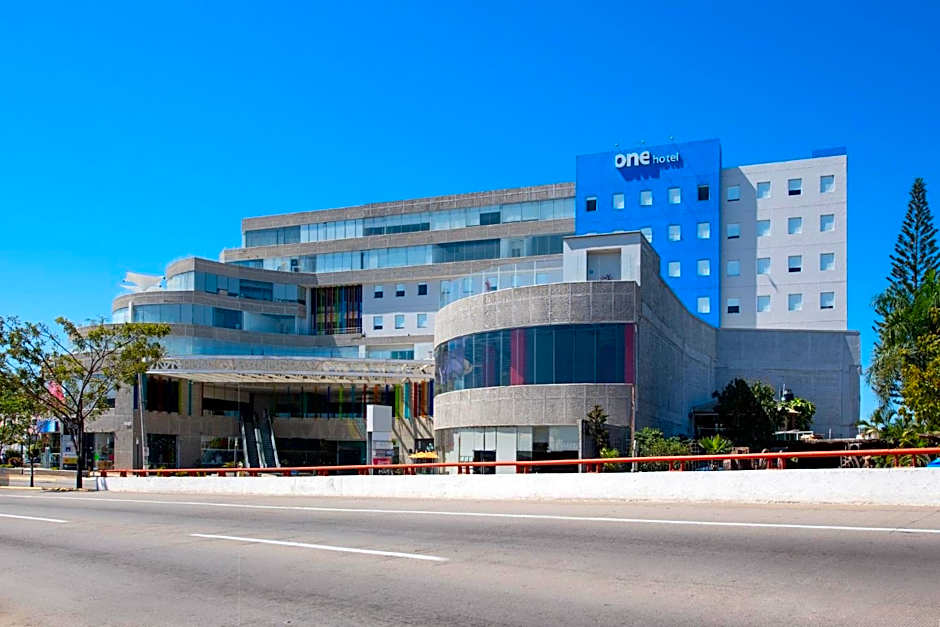 One Puerto Vallarta Aeropuerto