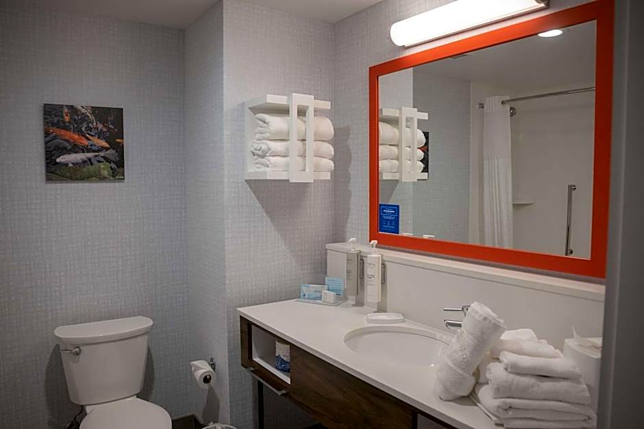 Hampton Inn By Hilton & Suites Erie/Bayfront, PA