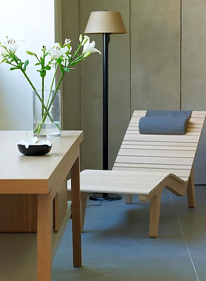 Mistral Hotel - For Solo Travelers