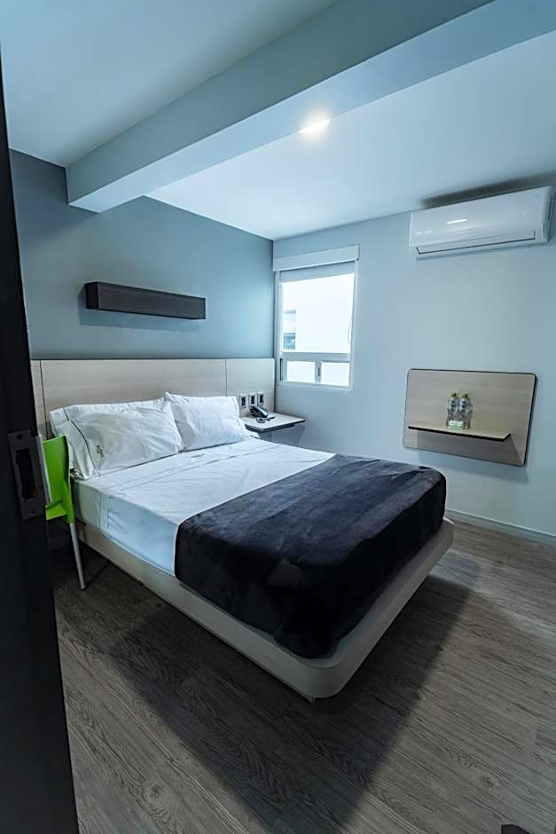 HOTEL LEMON GREEN -Zona Expo Frente al Centro de Convenciones