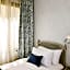 Le Bristol Hotel