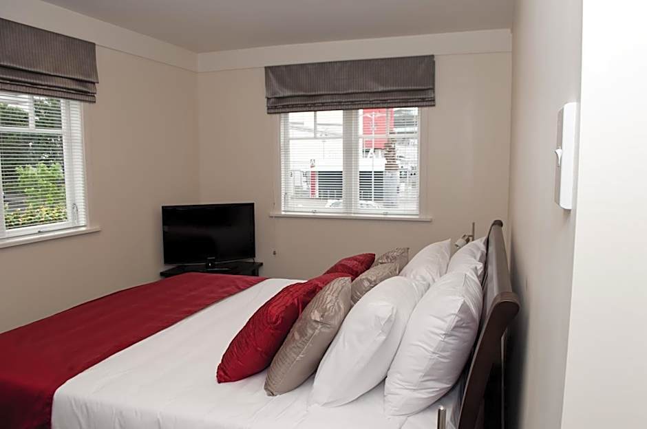 Photo 1 of 11 of 1 Bedroom Apartment