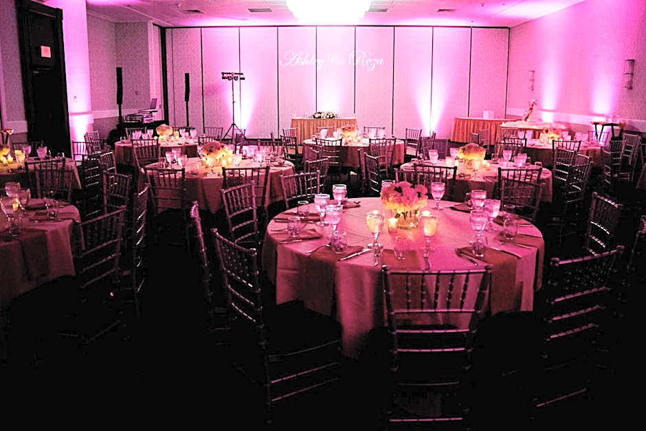Delta Hotels by Marriott Cincinnati Sharonville