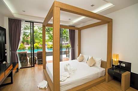 Deluxe Double or Twin Room with Pool Access