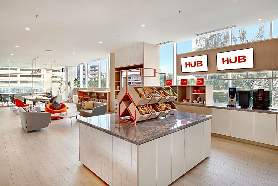 HARRIS Hotel & Conventions Bundaran Satelit Surabaya