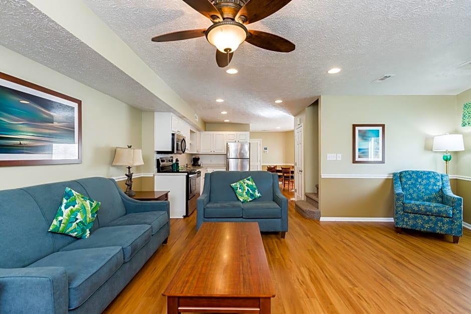 Country Club Villas