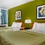 Days Inn & Suites by Wyndham Bridgeport - Clarksburg