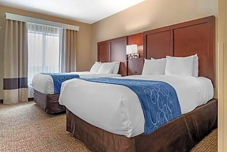 2 Queen Beds, Suite, Nonsmoking