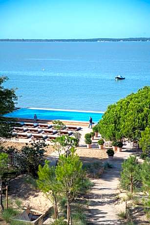 Deluxe Suite with Sea View