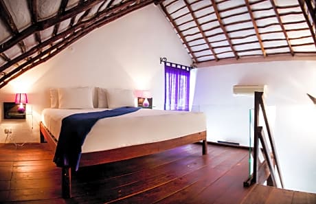 LOFT ROOM 1 KING + SOFA BED