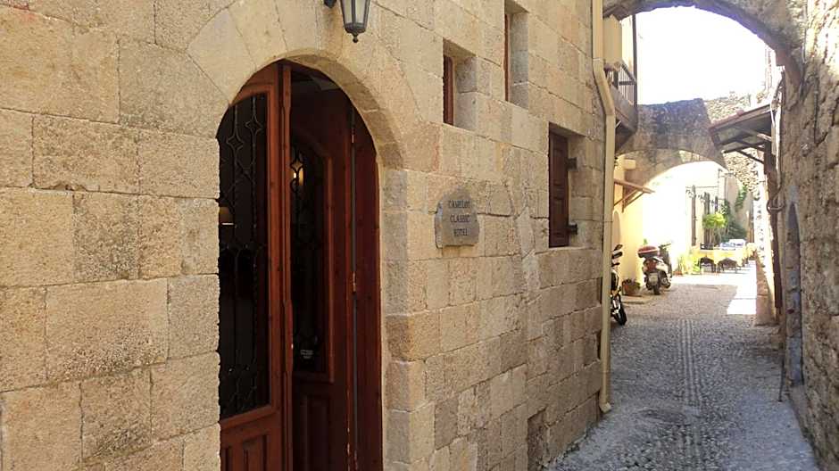 Camelot Traditional & Classic Hotel