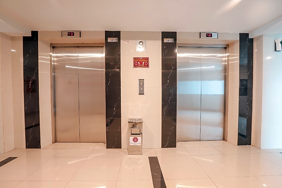 OYO  Flagship 755 Appartel Grand Dhika City