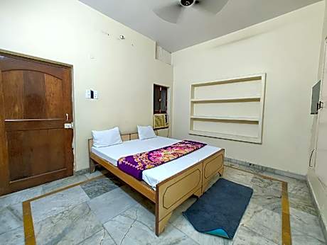 Deluxe Air Conditioning Room