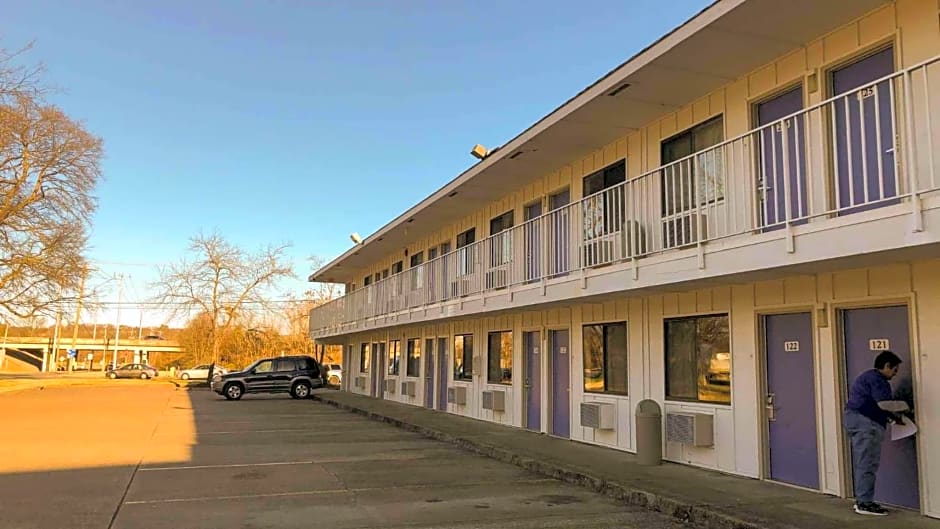 Motel 6 Nashville - Goodlettsville