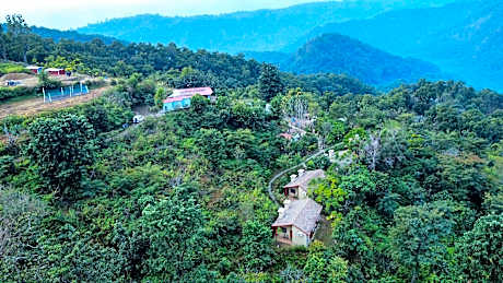 LaHermitage Resort, Lansdowne