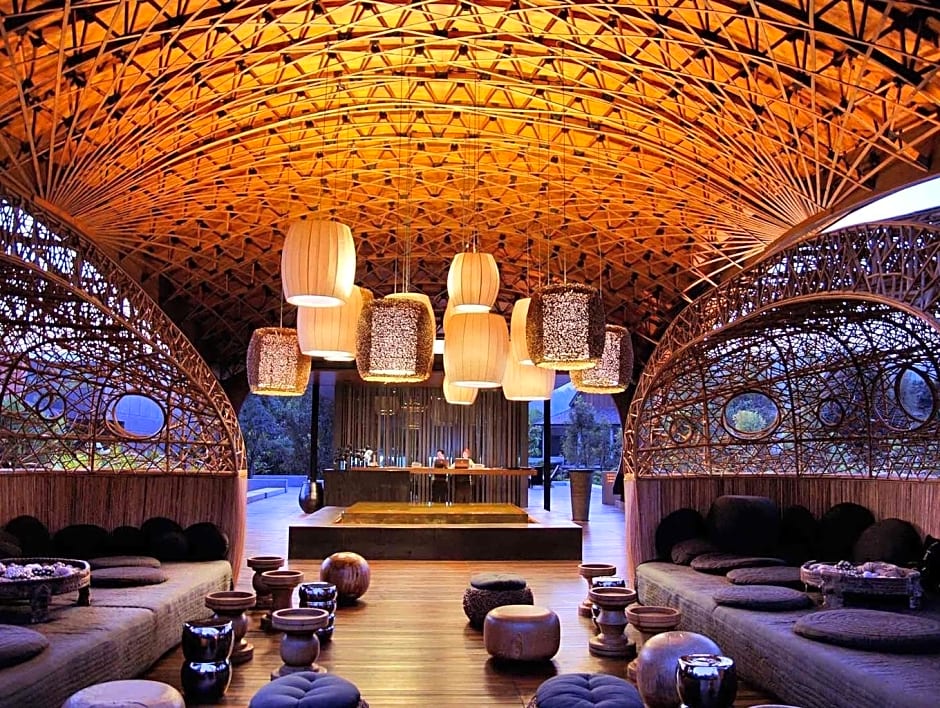 Veranda High Residence