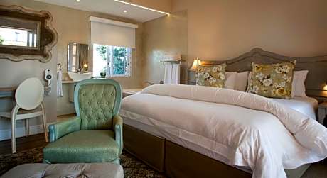 Deluxe Double or Twin Room with Pool View