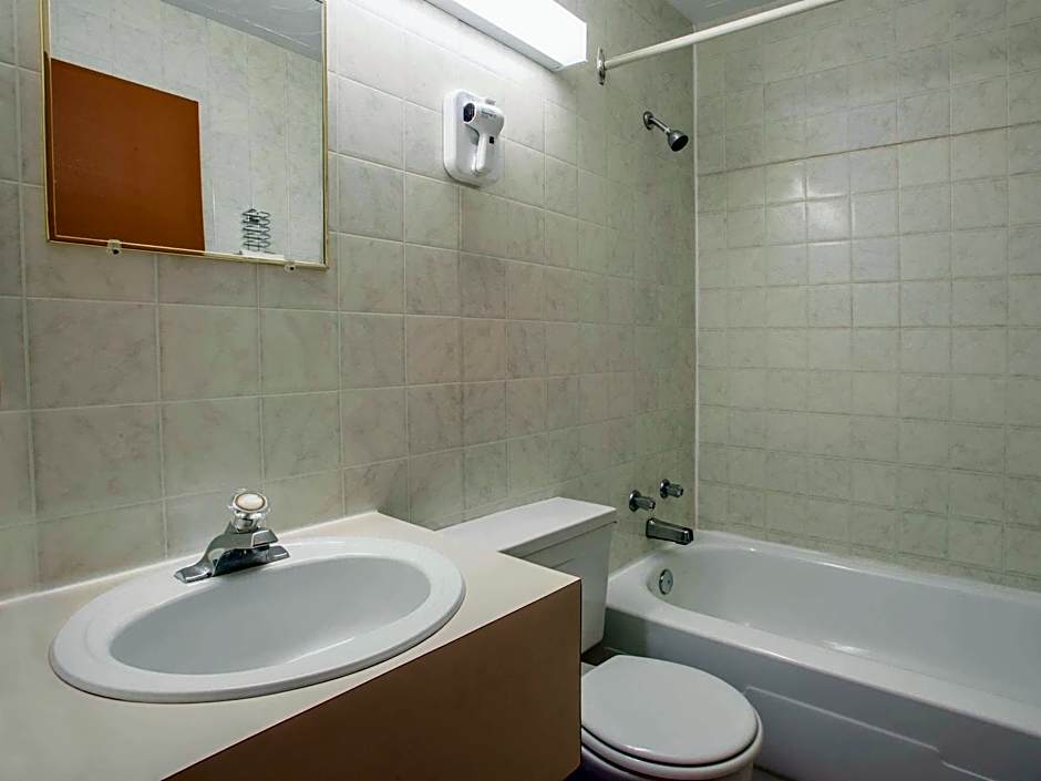 Knights Inn Woodstock