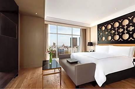 Junior King Suite with Seating Area