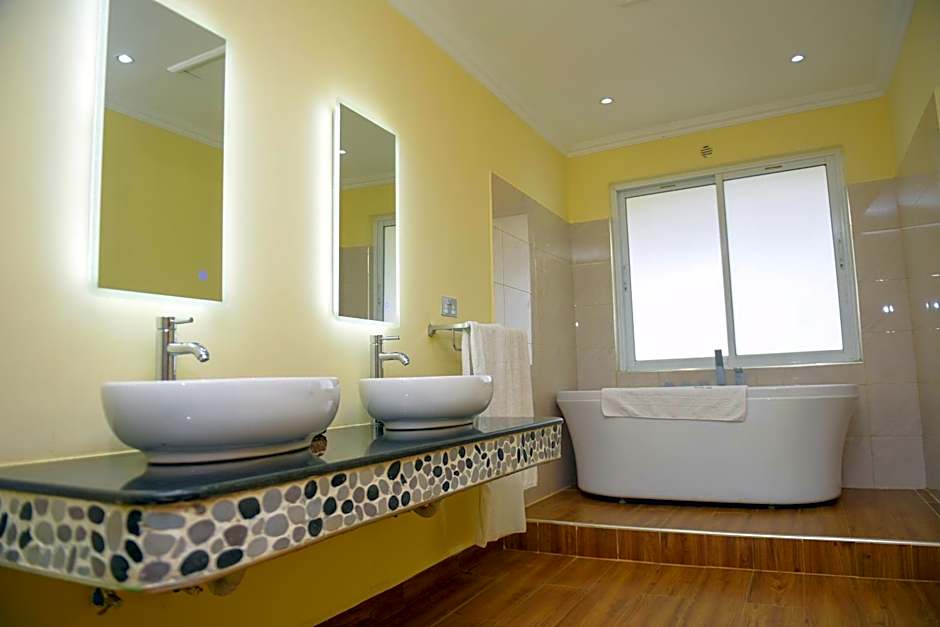 Lake Elementaita Mountain Lodge