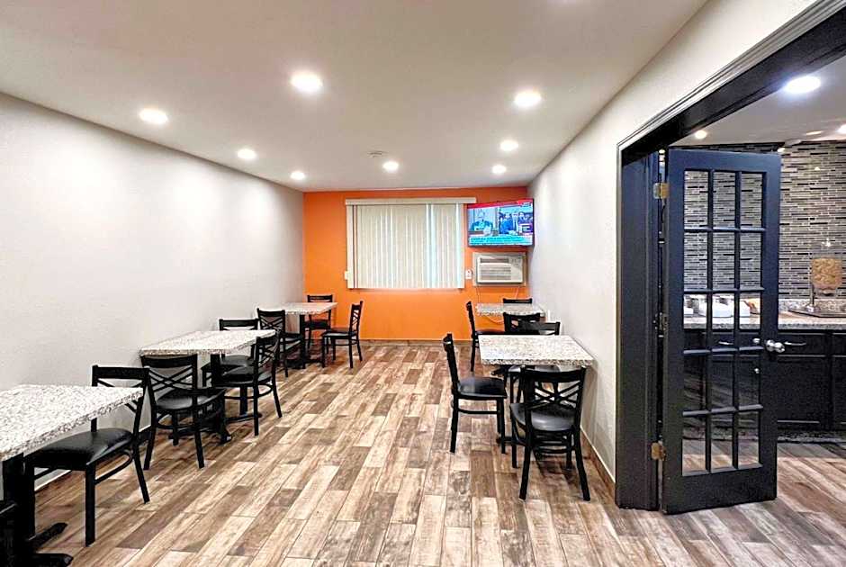 Super 8 by Wyndham Cedar Rapids