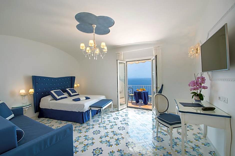 Photo 1 of 9 of Quadruple Room with Balcony and Sea View