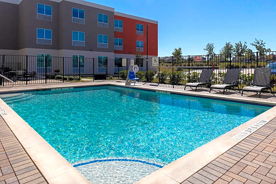 Holiday Inn Express And Suites Leander By IHG