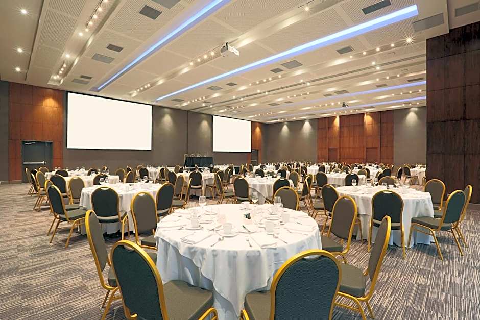 DoubleTree by Hilton Santiago Kennedy