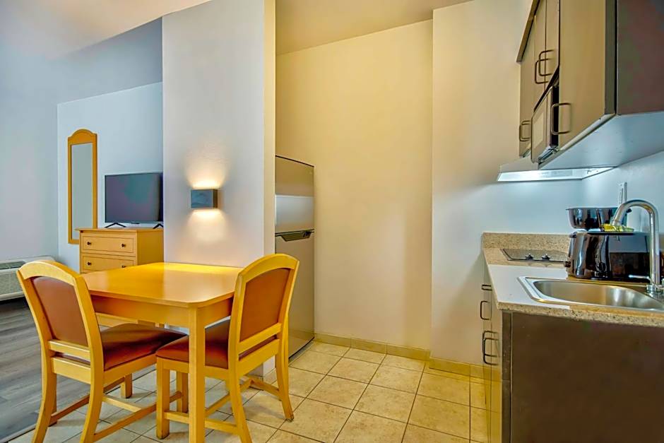 Studio 6 Bakersfield