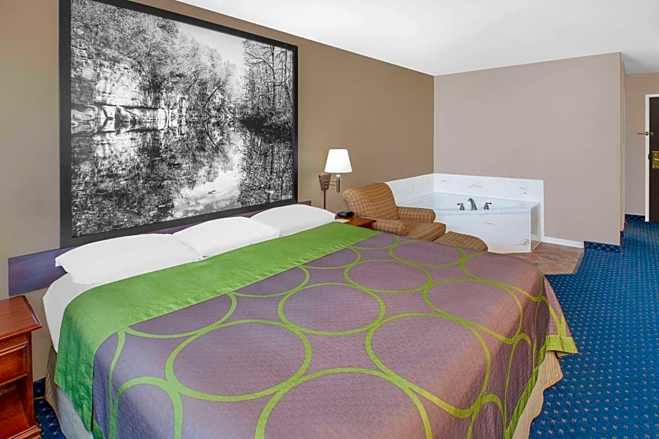 Super 8 by Wyndham Lowell/Bentonville/Rogers Area