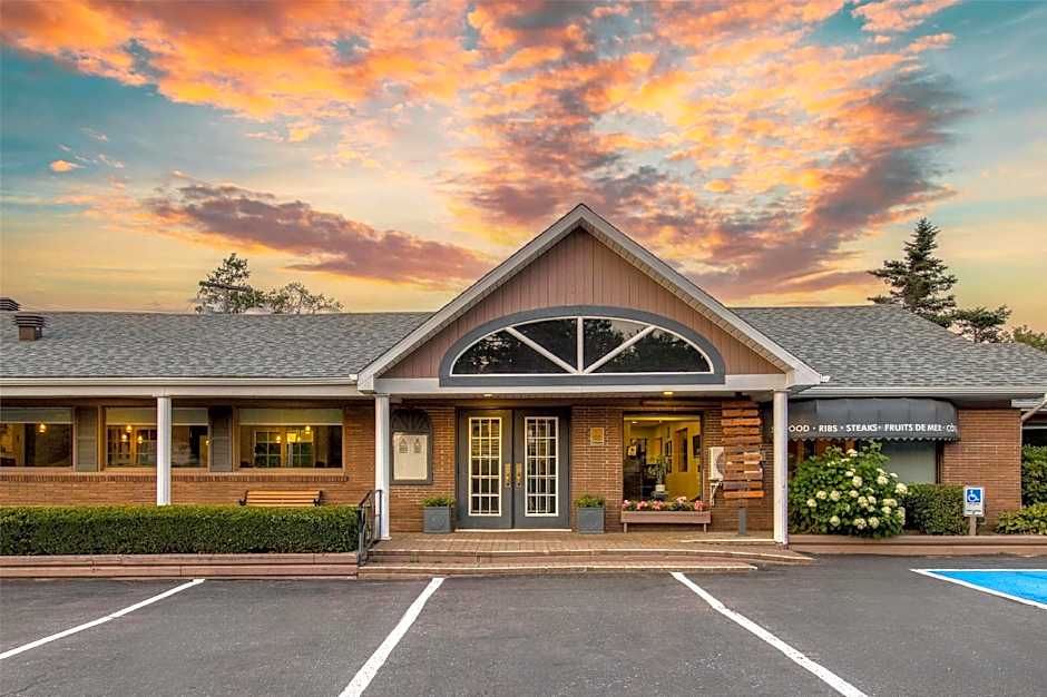 Dannys Hotel Suites; SureStay Collection by Best Western