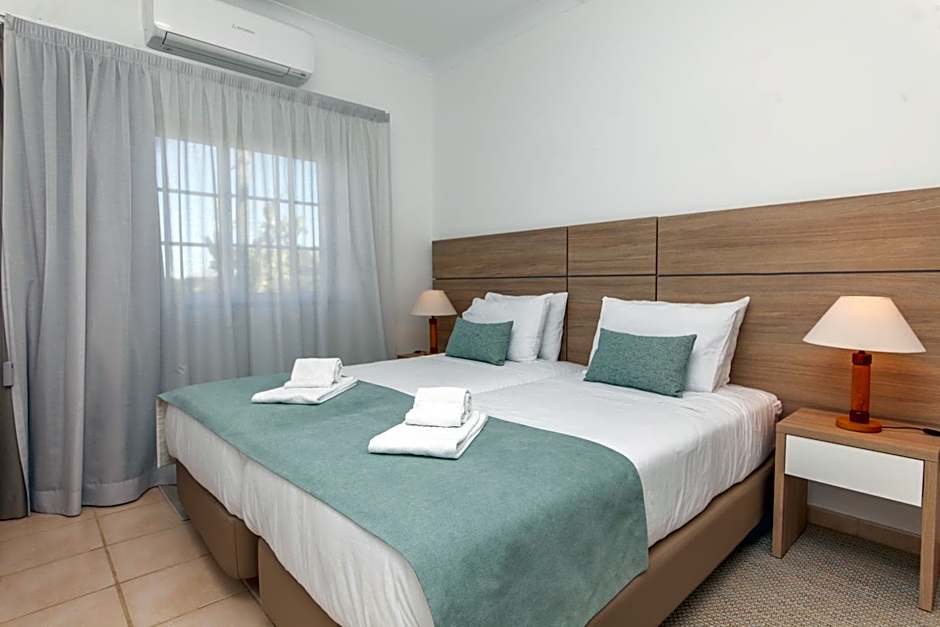 Atalaia Sol Aparthotel - tennis & heated pool in winter