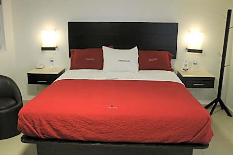 Deluxe Room (2 Adults + 1 Child)