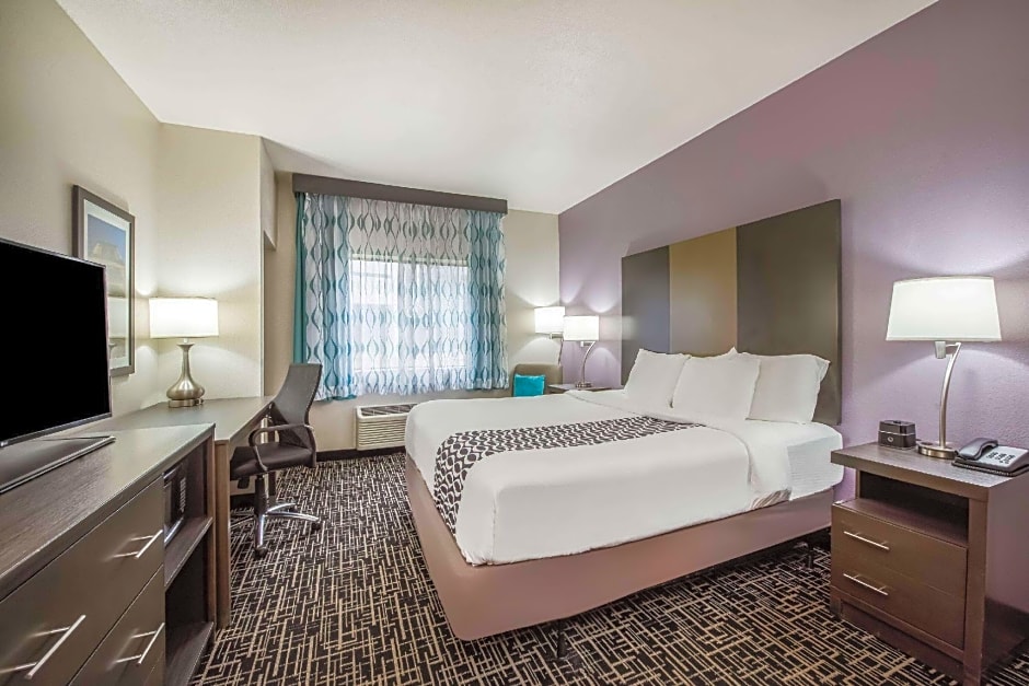 La Quinta Inn & Suites by Wyndham Fairborn Wright-Patterson